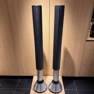 Beolab 28 Alu/Silver met grijze stoffen binnen & buiten covers
